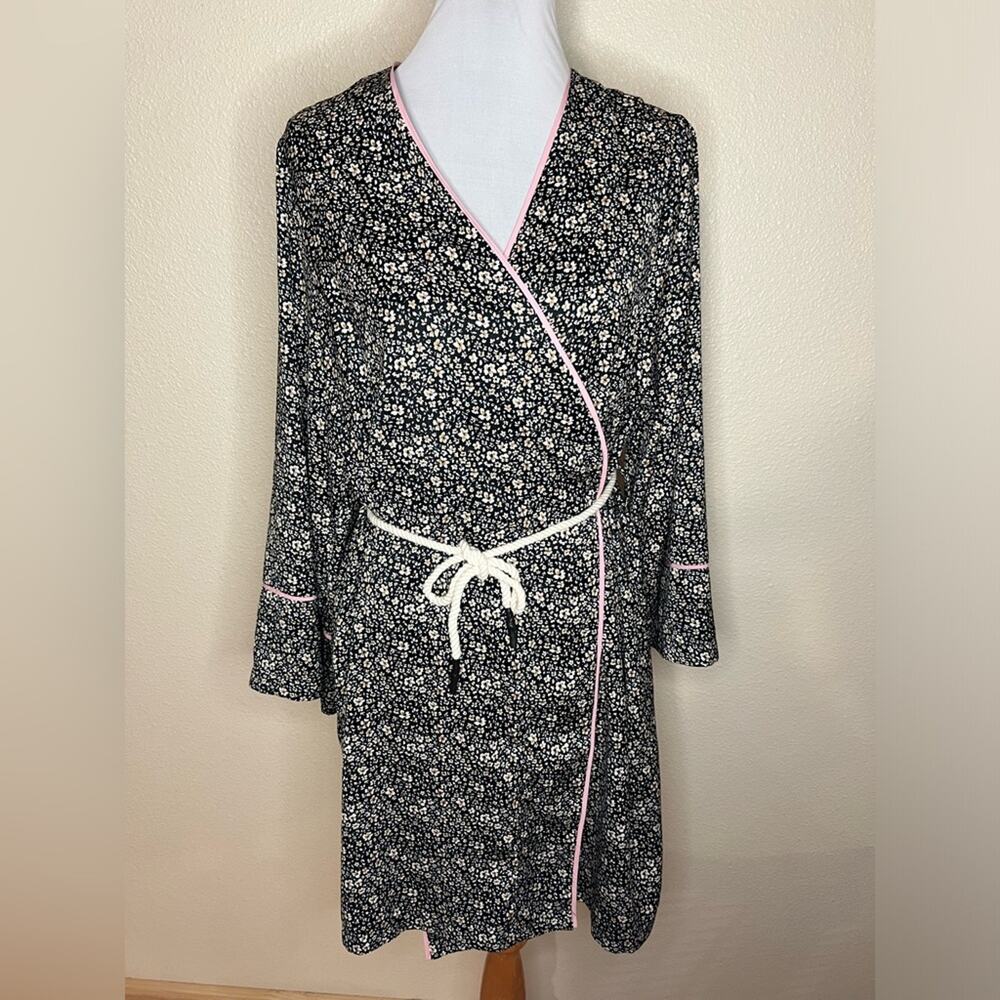 Summersalt The Cloud 9 Silky Robe in In Bloom in Sea Urchin & Pink Sky M/L
